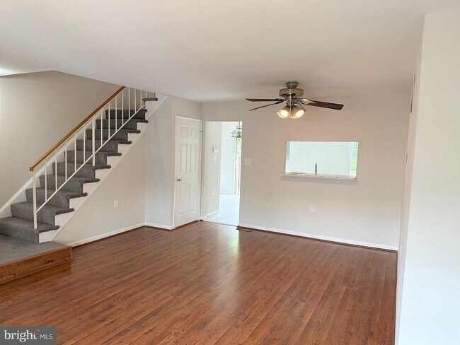 Building Photo - 7822 Brookview Ct