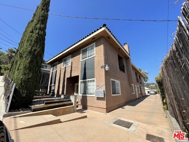 Building Photo - 2241 Branden St