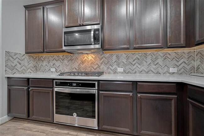 Building Photo - 707 Fresh Sage Crossing
