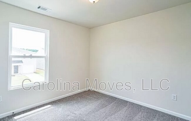 Building Photo - 523 Springtime Ln