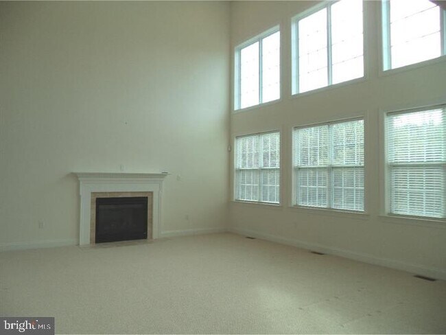 Building Photo - 2804 Hoffs Way