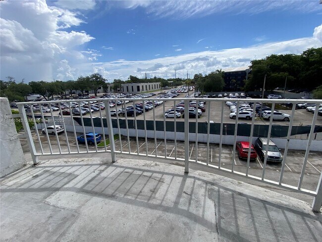 Building Photo - 488 NW 165th St