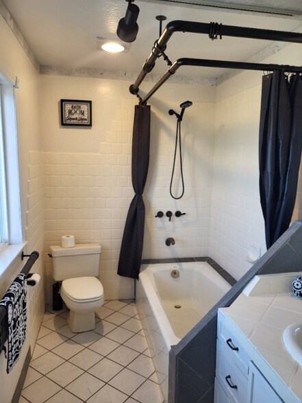 Building Photo - 4213 Admiralty Ln