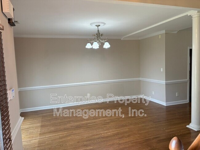 Building Photo - 7930 Abington Woods Ave