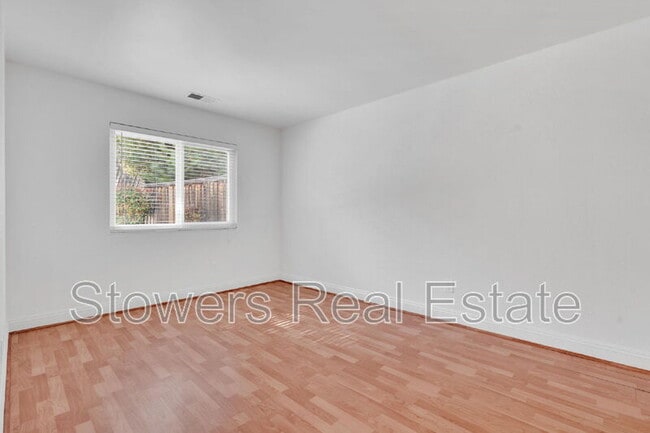 Building Photo - 2940 Sombrero Cir