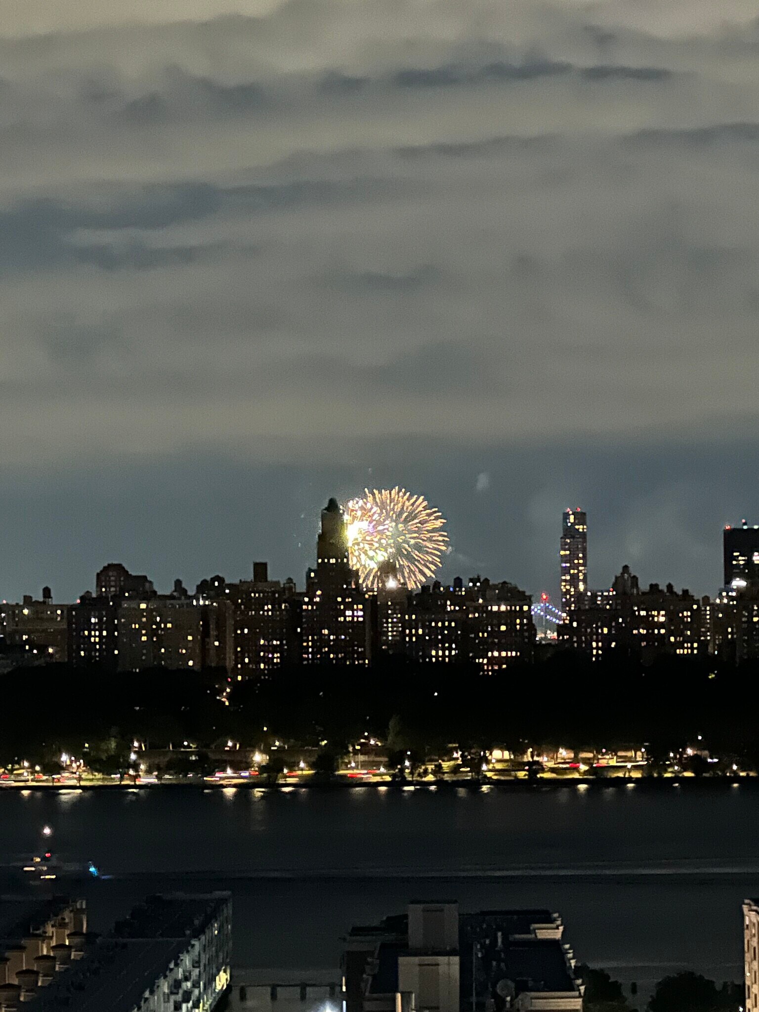 Spectacular Views - 130 Pine St