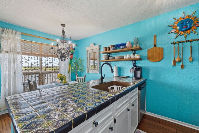 Building Photo - 15209 Leeward Dr