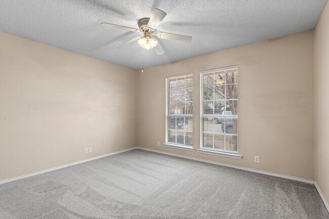 Building Photo - 2503 Hoya Dr