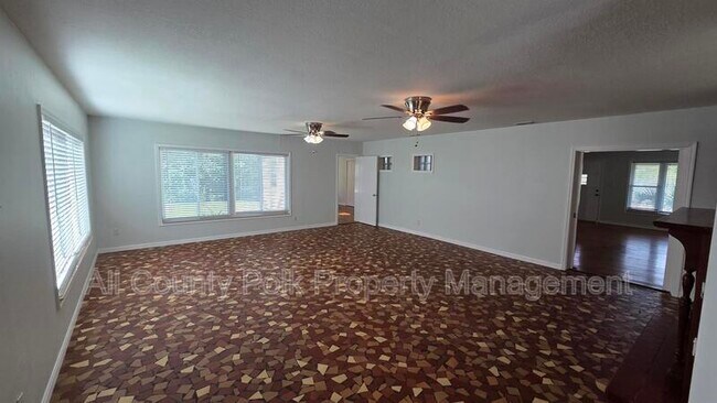 Building Photo - 925 Sikes Blvd
