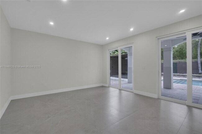 Building Photo - 6498 NW 113th Pl