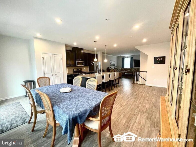 Building Photo - 2824 Shaws Rd