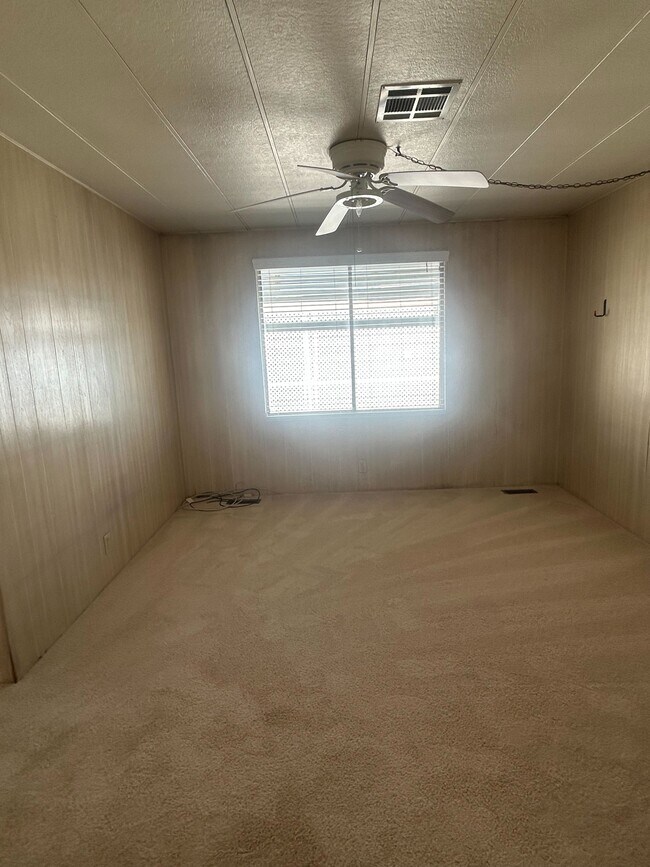 Building Photo - 3601 E Wyoming Ave