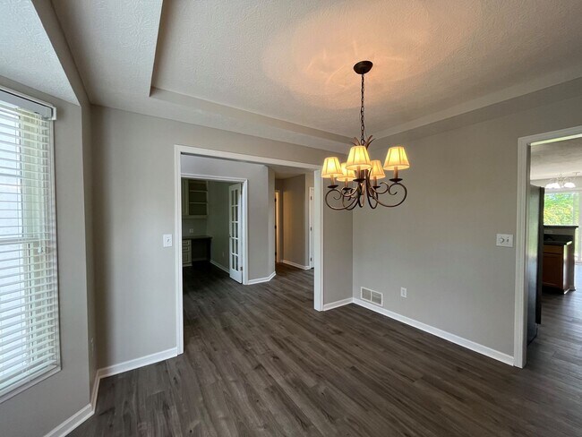 Building Photo - Beautiful Home in Scioto Reserve!
