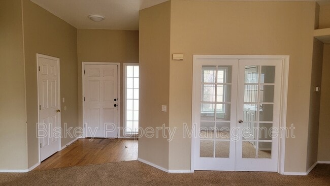 Building Photo - 917 W Greenhead St