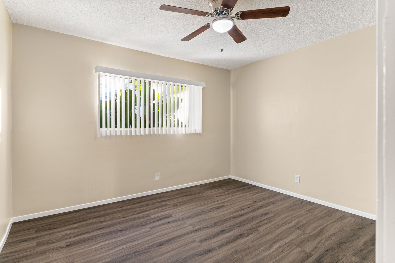 Building Photo - 811 Gardenia Ave
