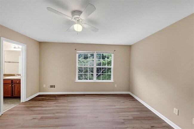 Building Photo - 4701 Flat Shoals Rd