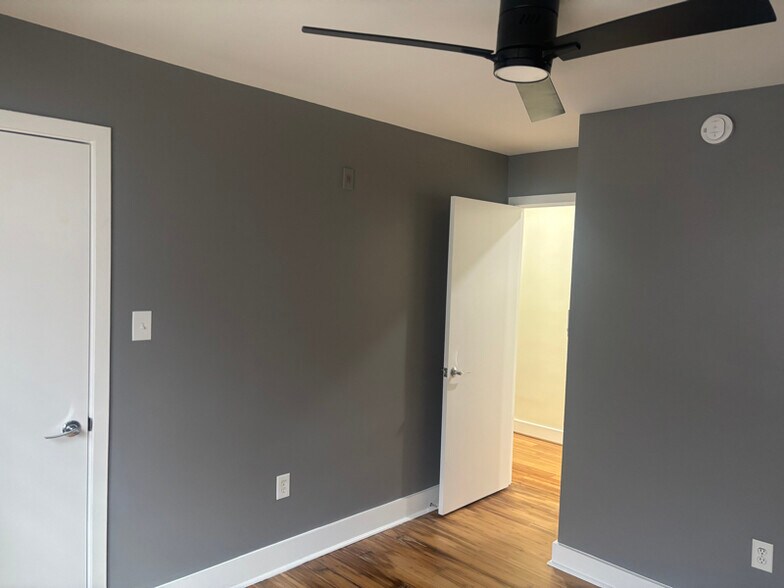 Building Photo - 2351 16th St SE