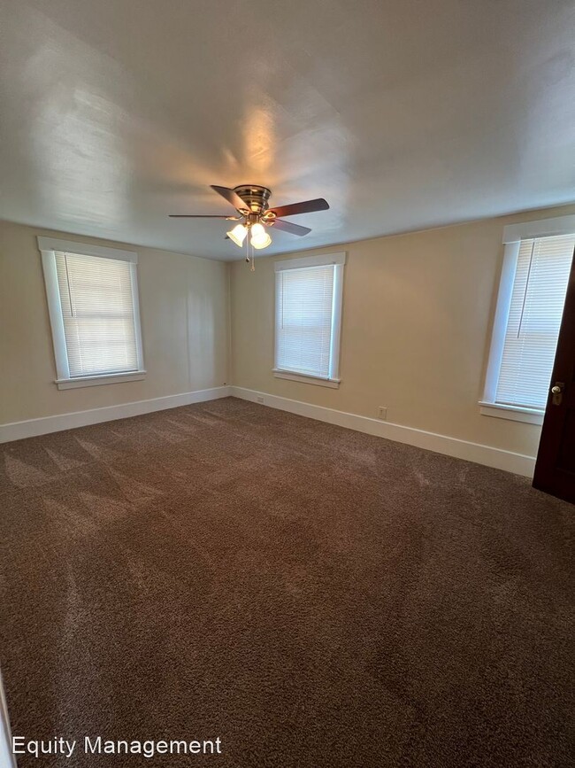 Building Photo - 3 br, 2 bath House - 207 E. Howard St.