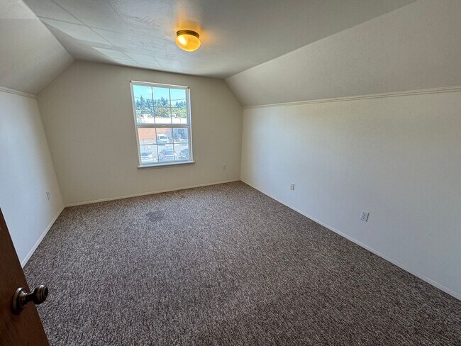 Building Photo - Primozich - Harrison