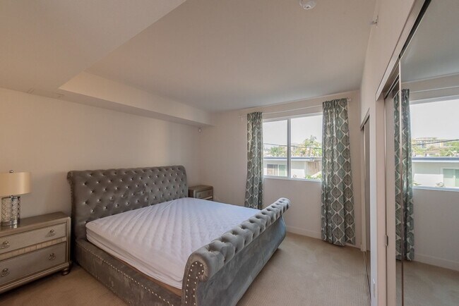 Building Photo - Element 436