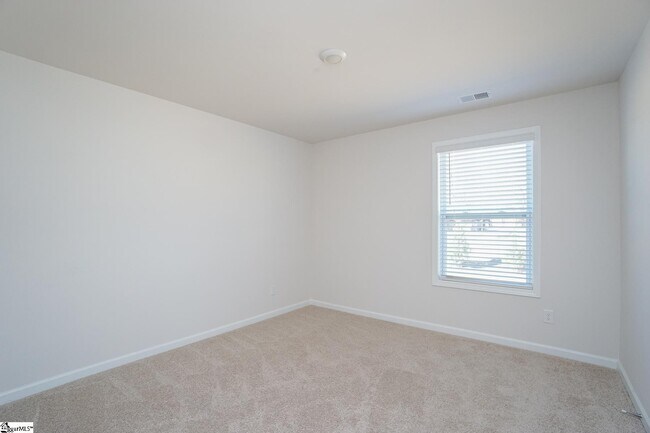 Building Photo - 204 Reynard Trl