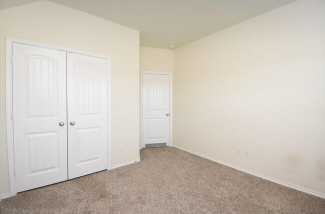 Building Photo - 9431 Summer River Dr