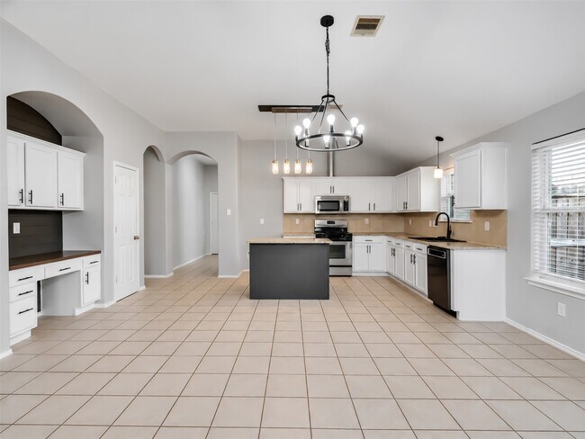 Building Photo - 3417 Cypress Village Dr