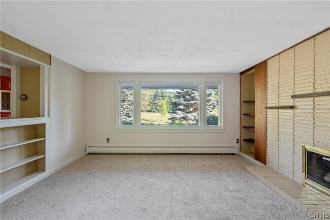 Building Photo - 6555 Woodchuck Hill Rd