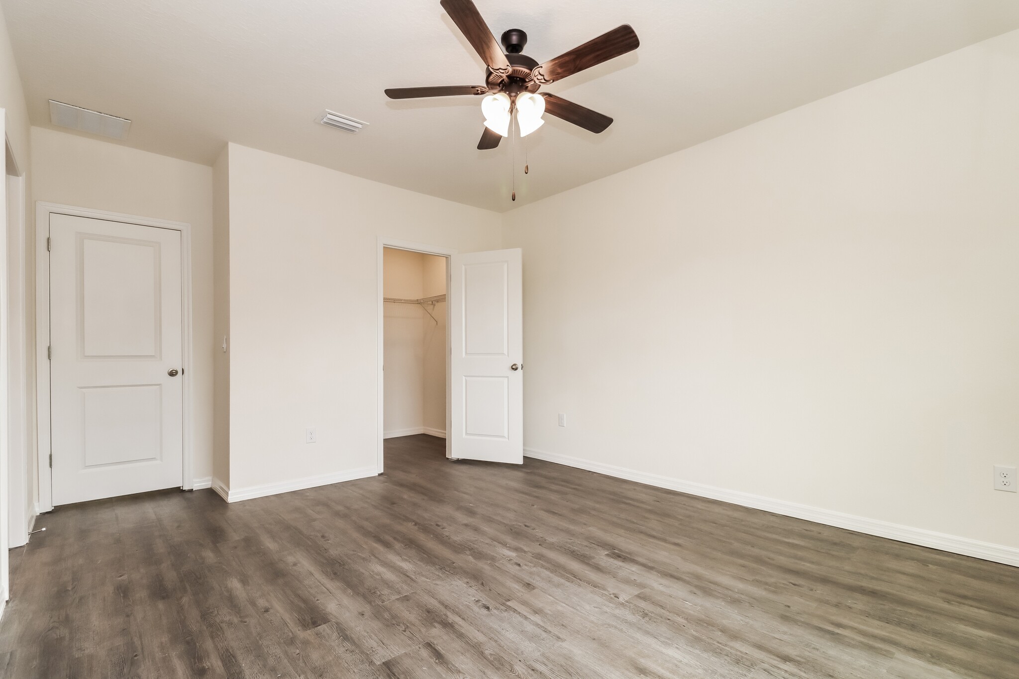 Building Photo - 11803 Mountain Retreat Ln