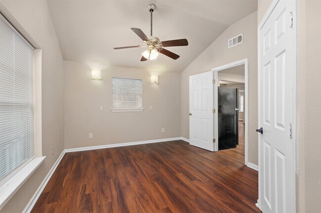 Building Photo - 4118 Scenic Dr