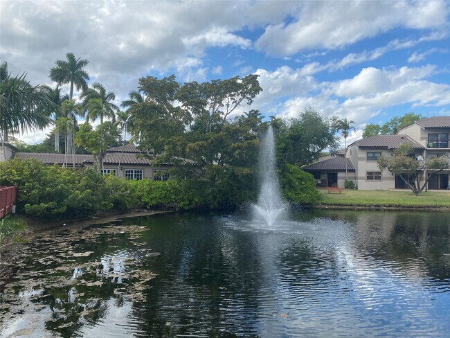 Building Photo - 9968 Nob Hill Ln