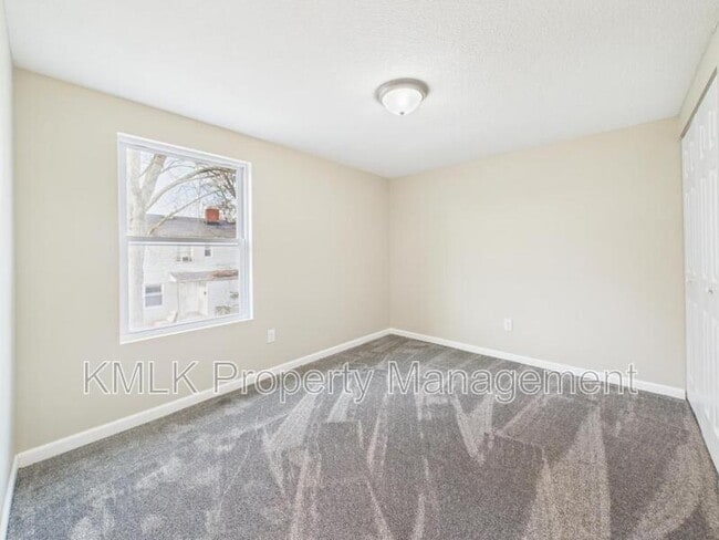 Building Photo - 9042 Maple Grove Rd