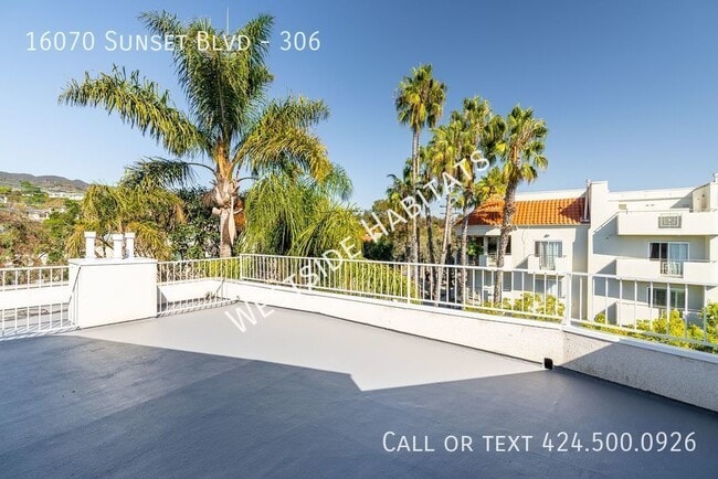 Building Photo - 16070 Sunset Blvd