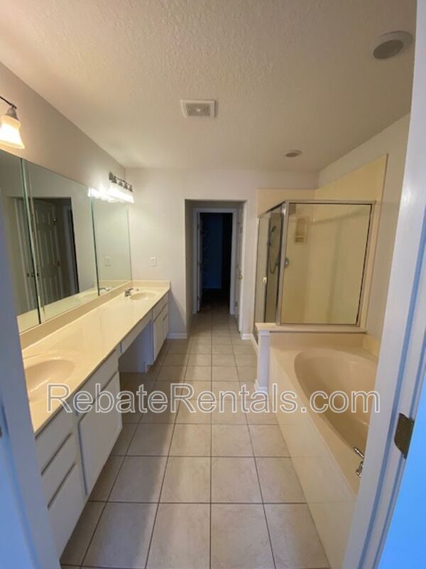 Building Photo - 11177 Castlemain Cir W