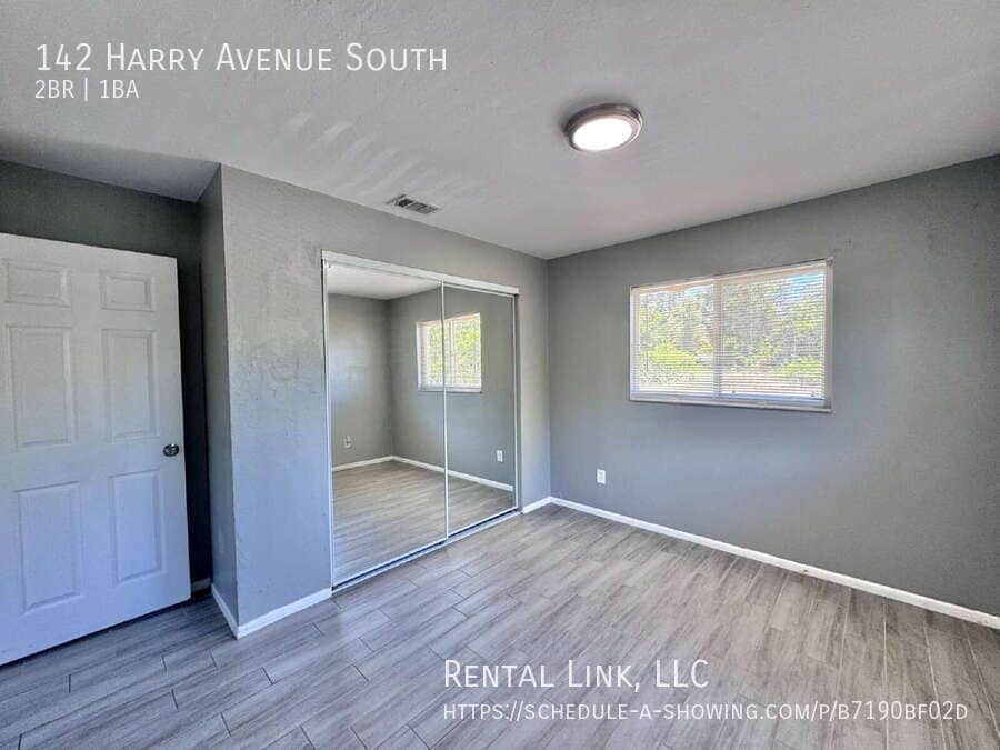 Building Photo - 142 Harry Ave S