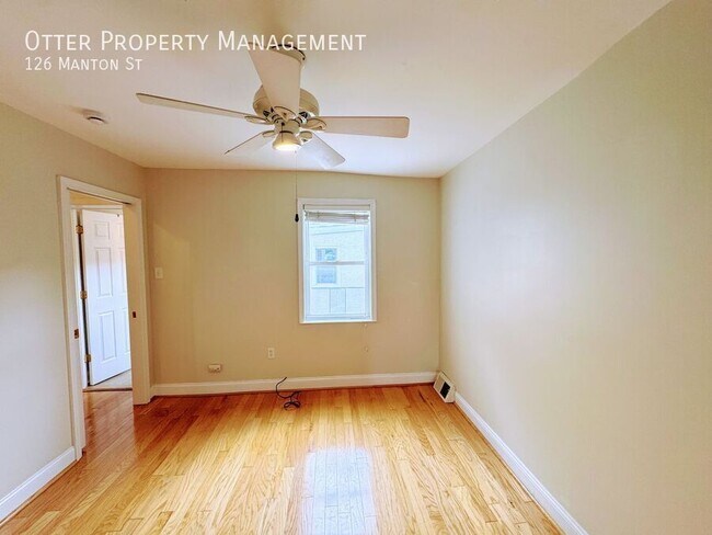 Building Photo - 126 Manton St