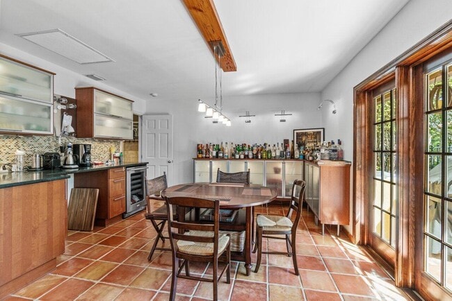 Building Photo - 2598 NW 27th St