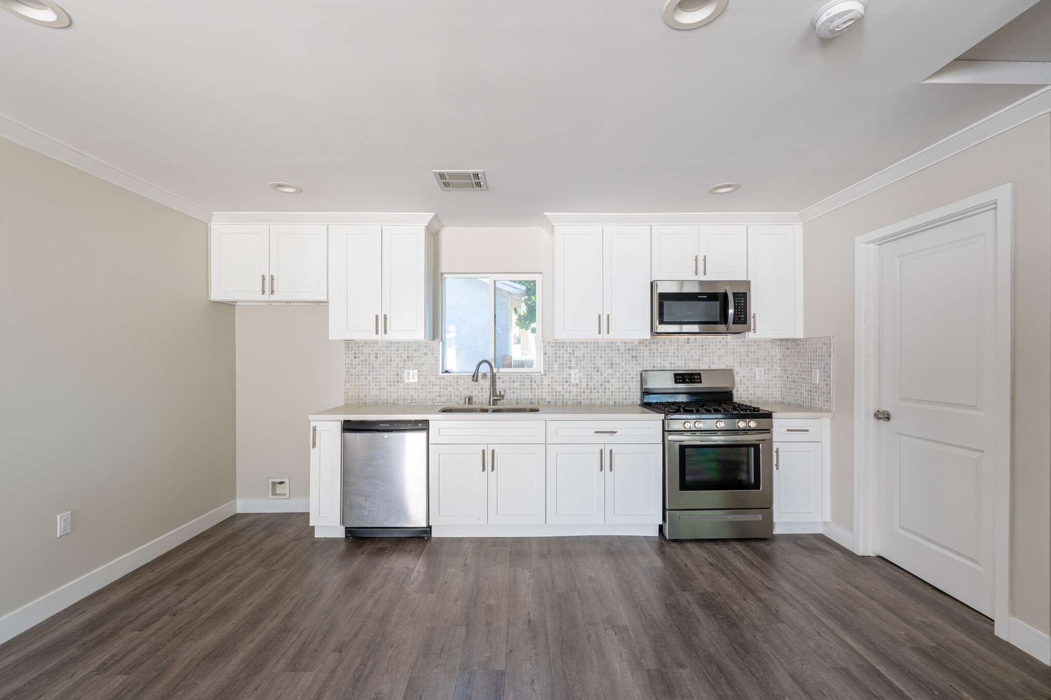 Building Photo - 7022 Crebs Ave