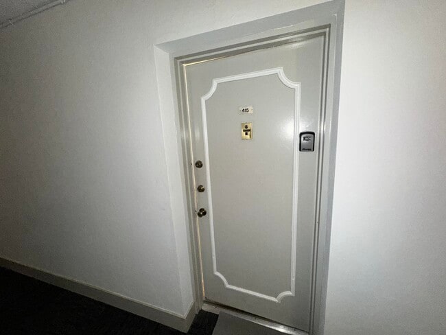 Building Photo - 22615 SW 66th Ave