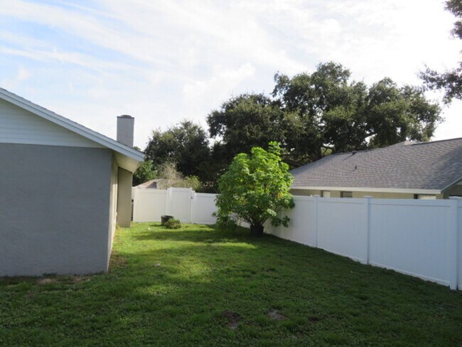 Building Photo - 839 Rosemere Cir