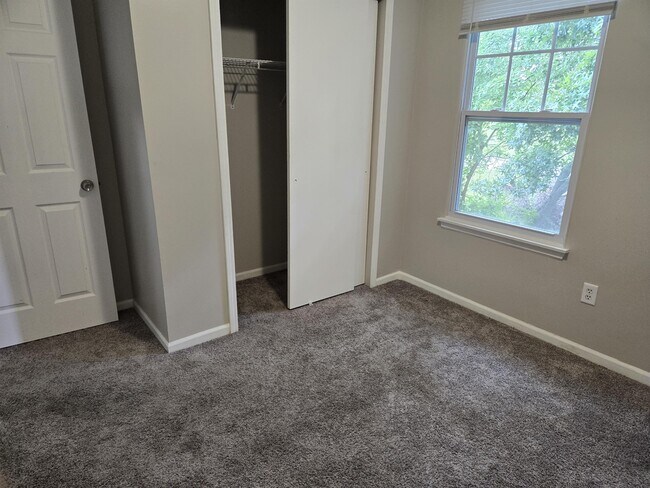 Building Photo - 505 Eldridge St