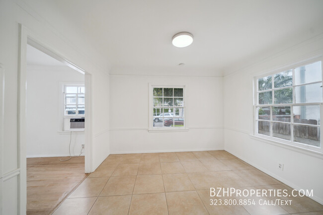 Building Photo - 1047 S Holt-