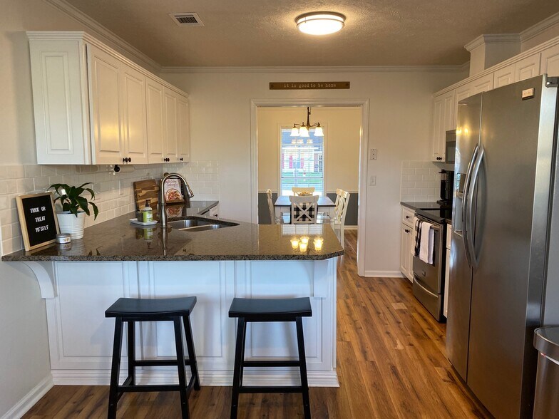 Building Photo - 54 N Butternut Dr