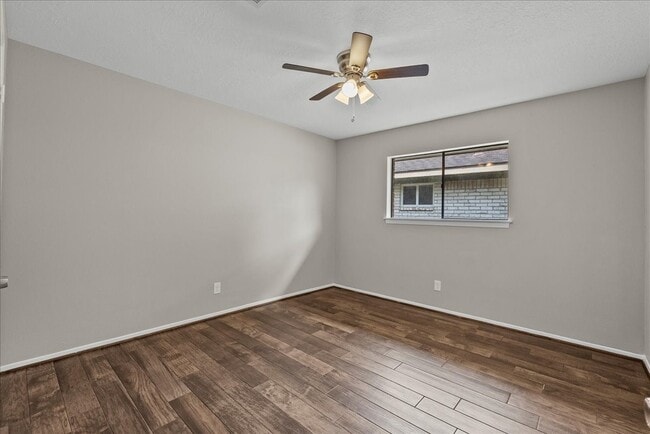 Building Photo - 718 E Lambuth Ln