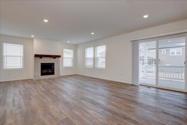 Building Photo - Brand New Home - 3bed/2.5bath, Covered Bac...