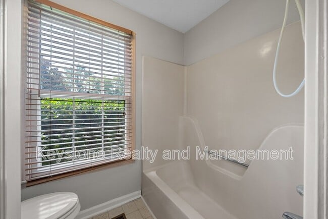 Building Photo - 3445 Arvin Dr
