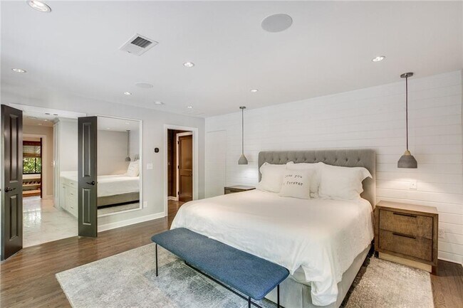 Building Photo - 1100 Kingston Dr NE