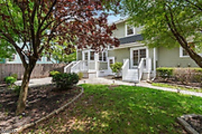 Building Photo - 210 North Ave