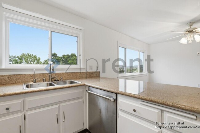 Building Photo - 1200 Opal St