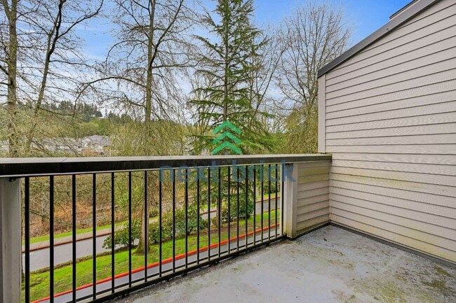 Building Photo - Charming 2-Bed Townhouse Retreat in Bothell with 2.5 Baths – Your Perfect Sanctuary Awaits!